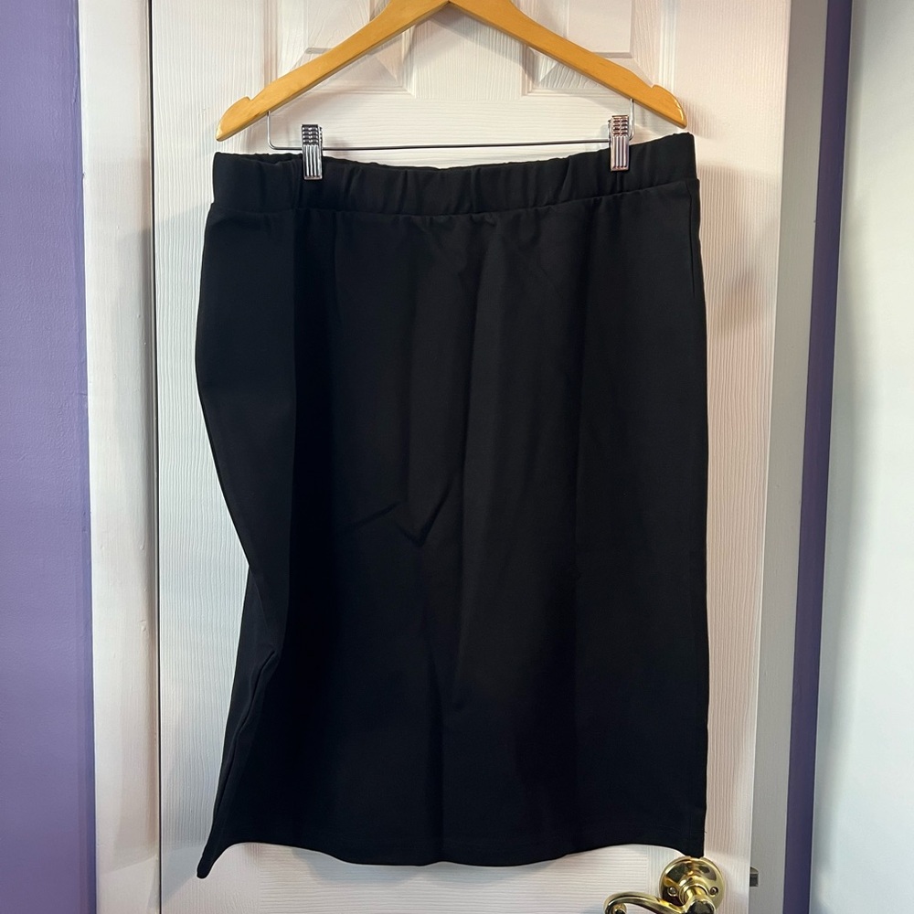 Universal Standard Danube ponte skirt, black, Size 18-20, NWT